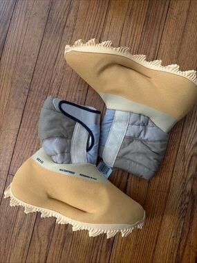 Yeezy knit runner waterproof boots sulfurYellow & Taupe RARE!